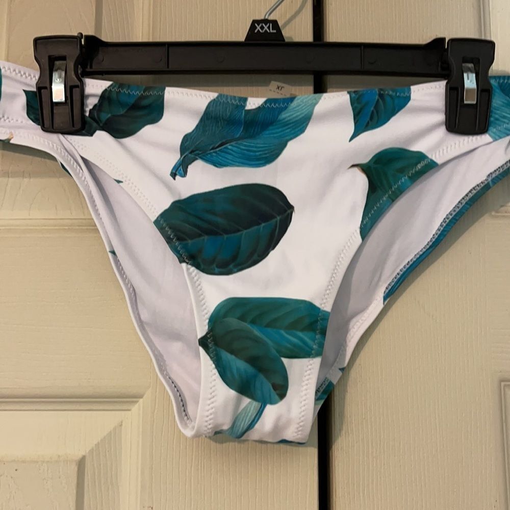 Cupshe High Leg Leaf Print Cheeky Bikini Bottoms ONLY XL NWOT - Picture 5 of 12